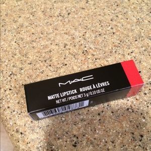 Mac lipstick So Chaud